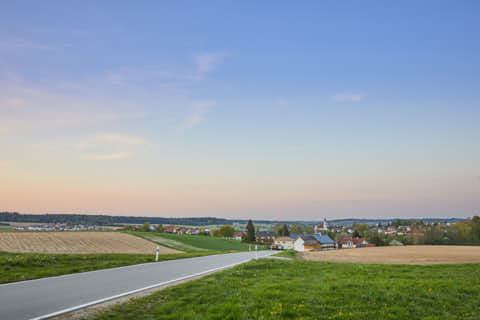 Gemeinde Mitterskirchen Landkreis Rottal-Inn Kapelle an PAN28 Aussicht (Dirschl Johann) Deutschland PAN